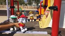 La patrulla canina juega en el parque con toboganes y columpios / Capitulo 15 Paw Patrol en Español