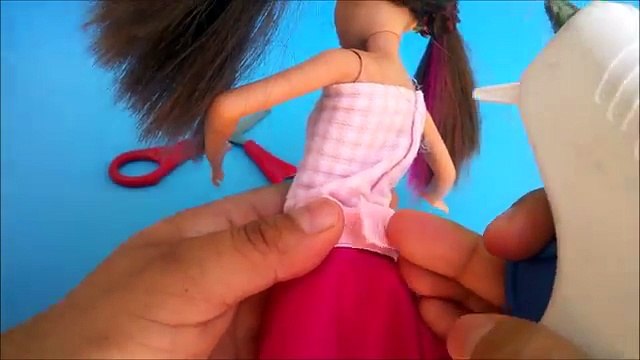 Como hacer ROPA VESTIDO y SANDALIAS para muñecas Barbie Skkiper|DIY Ropa y Zapatos para Muñecas