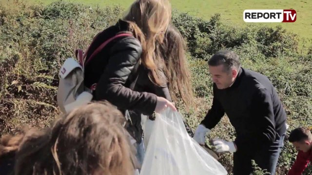 Report TV - Klosi,në krah të rinjve vullnetarë ​për pastrimin e vendit nga mbetjet