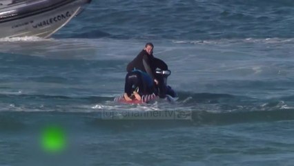 Grusht peshkaqenit, mjeku i shpëton sulmit vdekjeprurës  - Top Channel Albania - News - Lajme