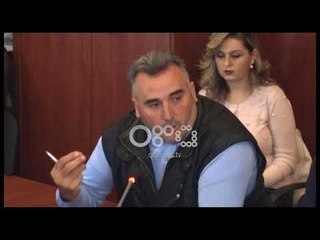 Ora News – Apeli i fortë i invalidit: 19 vjet shteti s'më gjeti një karrocë, na e nxitë jetën