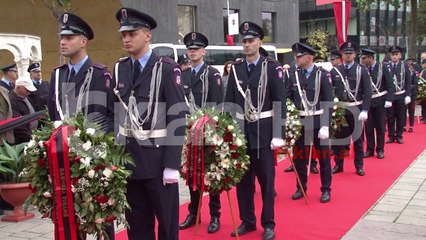 Tirana kremton 73-vjetorin e çlirimit