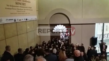 Report TV - Interesim i madh i publikut për koncertin e Mikis Theodorakis në Tiranë