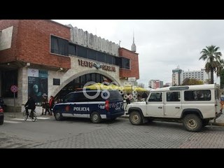 Ora News - Elbasan, grabitet kasaforta e Teatrit “Skampa”
