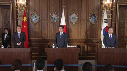 한일중 정상 "3국은 세계사적 대전환을 이끌 동반자" / YTN