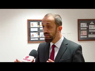 Музејот на азбуката во мизерна состојба, Азири ја обвинува претходната власт