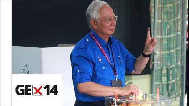 Najib casts his vote and hopes BN gets the mandate