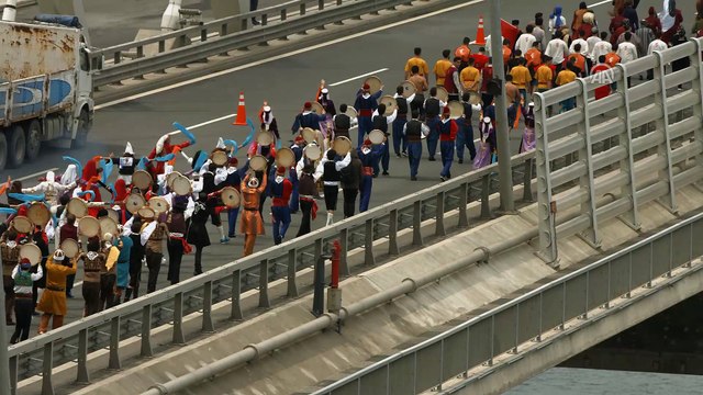 Etnospor'da yer alacak sporcular Yavuz Sultan Selim Köprüsü'nden atlarıyla geçti - İSTANBUL