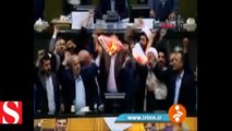 İran milletvekilleri Meclis�te ABD bayrağı yaktı