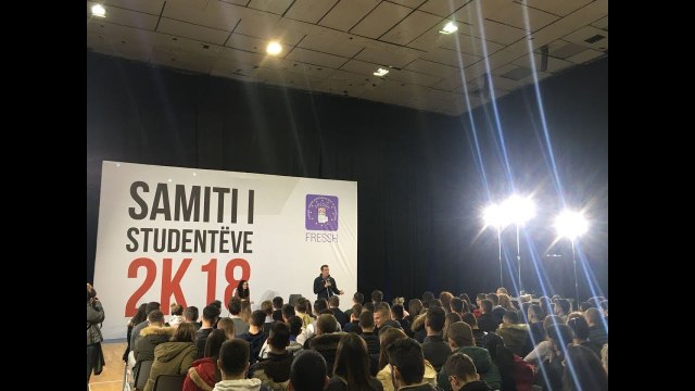 Ora news- Veliaj takime me të rinjtë e FRESH: PS ka treguar se është gjithmonë e hapur për të rinjtë