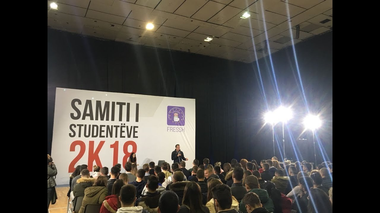 Ora news- Veliaj takime me të rinjtë e FRESH: PS ka treguar se është gjithmonë e hapur për të rinjtë