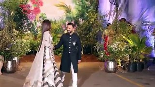 LIVE_Salman_Khan_s_Amazing_Dance_With_SRK_At_Sonam_Kapoor_s_Wedding_Reception