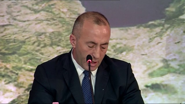 MBLEDHJA E DY QEVERIVE NE KORÇE, SHQIPERIA DHE KOSOVA NENSHKRUAJNE 12 MARREVESHJE BASHKEPUNIMI LAJM