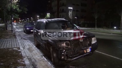 Report TV - Vlorë, digjet makina e parkuar në lagjen Lirimi, dyshohet aksidentale