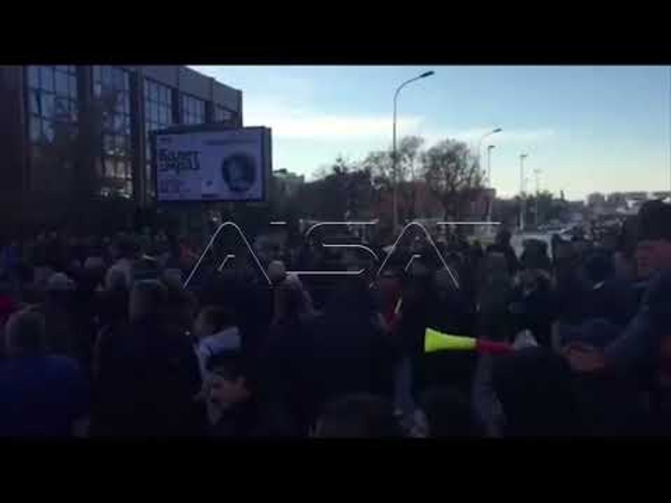 Protesta e VMRO-së para Gjykatës, bllokohet rruga