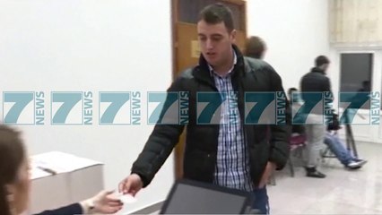 SHQIPTARET HUMBASIN DREJTIMIN E KOMUNES SE TUZIT PASI GARUAN TE PERÇARE - News, Lajme - Kanali 7