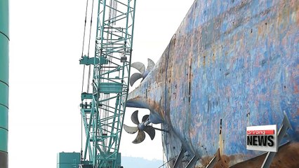 Sewol-ho ferry gets ready to be lifted upright