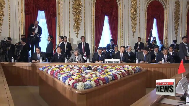 Moon, Abe discuss N. Korea denuclearization; Moon, Li agree providing bright future for N. Korea if denuclearized