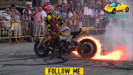 इस क्रेज़ी स्टंट को देखने के बाद आप चौंक जाएंगे - इस स्टंट को घर पर मत आजमाएं !