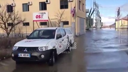 Ora News - Vjosa çan argjinaturat dhe shkakton përmbytje masive, dhjetra të evakuuar