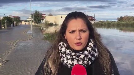 Ora News -  Vjosa del nga shtrati permbyt Novoselen