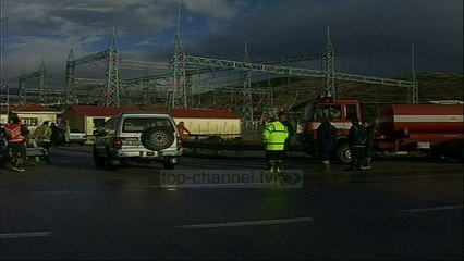 Lumi Devoll del nga shtrati, përmbytet nënstacioni - Top Channel Albania - News - Lajme