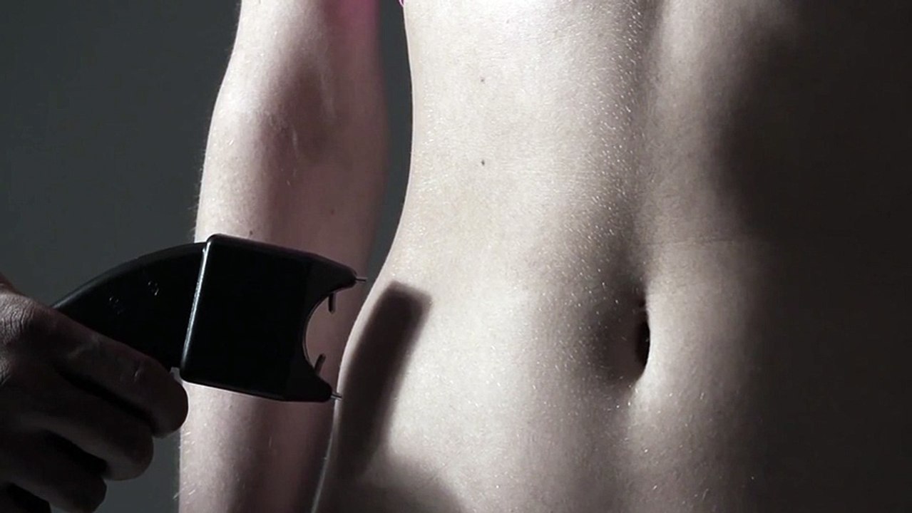 Se faire taser à 300.000 volts pour l'art