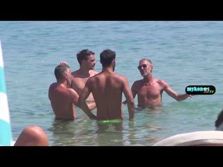 Ντιν Νταν, οι καμπάνες ήχησαν στην Μύκονο! Οι DSquared2 είναι εδώ!