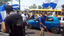 Protestan estudiantes de la Unica en carretera a Masaya.