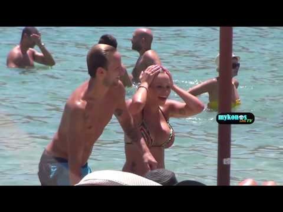Raquel Mauri  η κουκλάρα σύζυγος του Ivan Rakitic που αναστάτωσε την Μύκονο