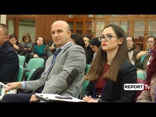 Report TV - Konferenca e parë shkencore e studiuesve të rinj në ASH, prezantojnë Kodikun e Korçës