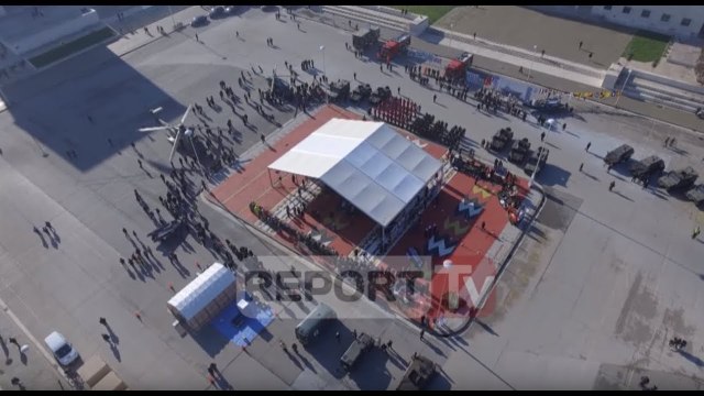 105-vjetori i FA, pamjet me dron ,helikopterë, armë dhe pajisje ushtarake në Sheshin Nënë Tereza