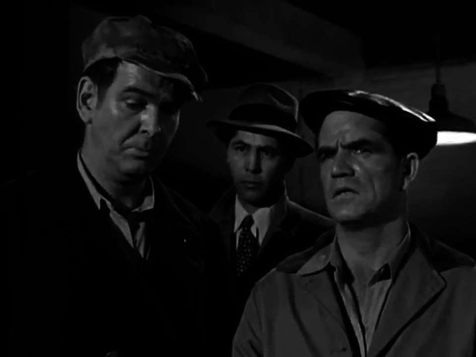 Les Incorruptibles   2x30 Le roi du Champagne  FR DVDRip XviD  avi - Part 01