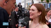 Julianne Moore sur les marches au micro de Laurent Weil - Cannes 2018