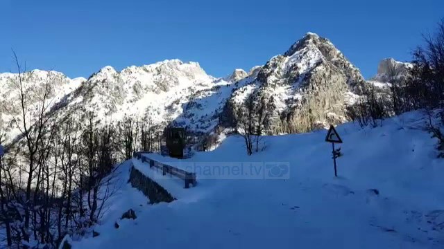 Pa Koment / Dëbora në rrugë Shkodër-Theth - Top Channel Albania - News - Lajme