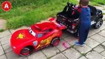 Человек Паук Катается на Машине Молния Маквин Spider-Man Ride Cars Lightning McQueen and Ford Ranger