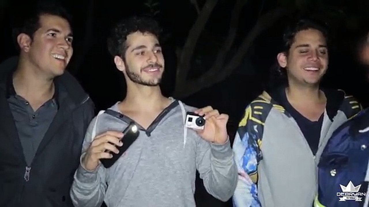 ► Fantasmas en el Cementerio | EXTRA