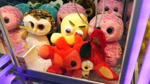 One of the most rigged Five Nights At Freddys E-Claw machines ever!