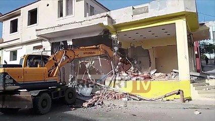 Report TV - IKMT aksion për shembjen e 34 objekteve në Patos