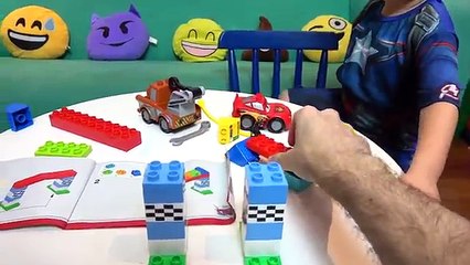 Brincando c/ Lego Carros da Disney Macqueen de Brinquedo - Vídeo com Música Infantil