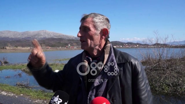 Ora News - Oboti notoi në ujë dhe gjatë të dielës, banorët kërkojnë dëmshpërblim