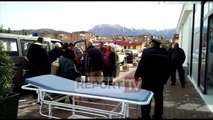 Report TV - Skrapar, përmbyset furgoni me nxënës, të plagosurit mbërrijnë në spitalin e Beratit