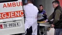 Report TV - Shperthimi te dyqani celularëve në Tiranë, i plagosuri mbërrin në spitalin e Traumës