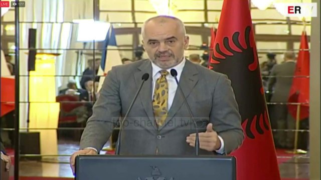 Ministri francez: 20 përqind në kampe janë shqiptarë - Top Channel Albania - News - Lajme