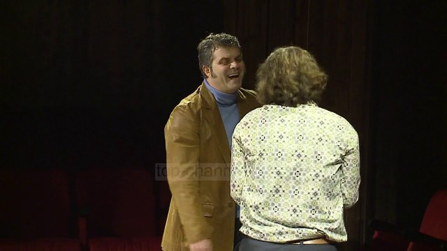 Milto Kutali sjell “Në lindje të Berlinit” - Top Channel Albania - News - Lajme