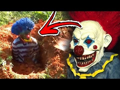 YOUTUBER BRASILEIRO ENTERRA PALHAÇO ASSASSINO VIVO !