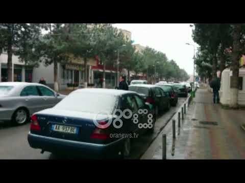 Ora News - Kukësi mbulohet nga bora, kujdes Rrugën e Kombit