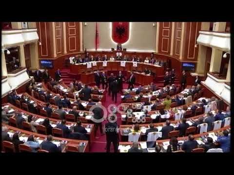 Ora News - Përplasje fizike mes deputetëve të opozitës dhe gardës