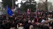 Pa Koment / Protestuesit përleshen me policinë - Top Channel Albania - News - Lajme