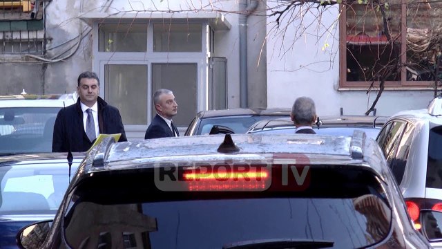 Arta Marku në ditën e saj të parë të punës si kryeprokurore, Llalla i dorëzon detyrën